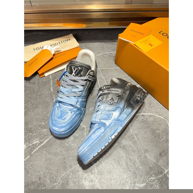 l**is V*t*n sneakers